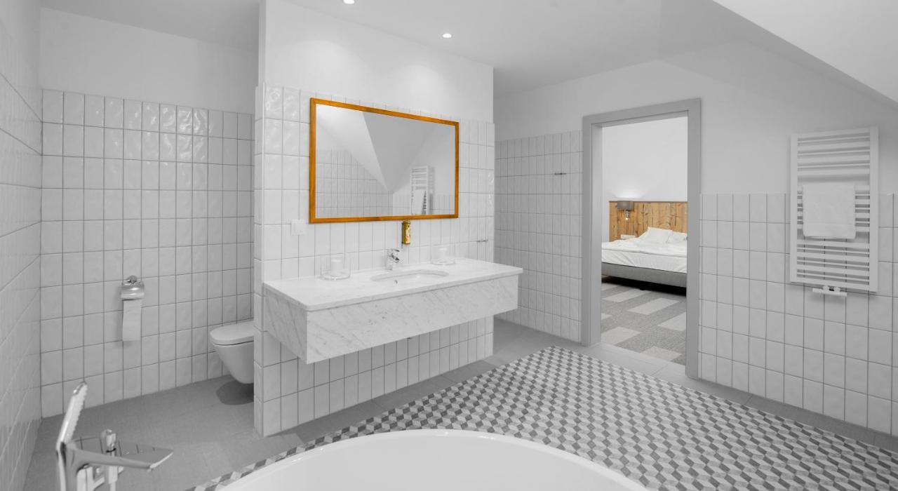 Hotel Nowa Holandia Elblag Bagian luar foto